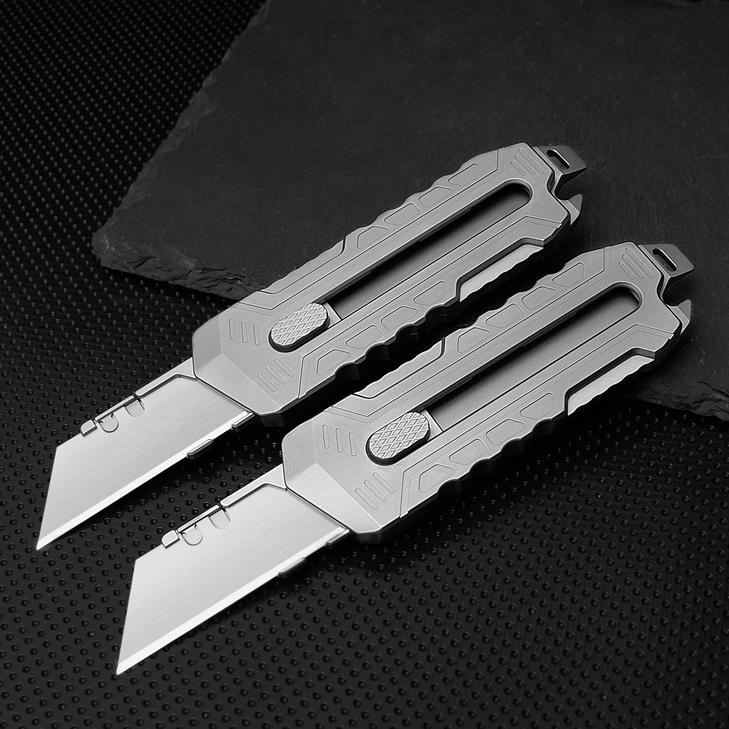 Titanium alloy utility knife push-pull quick-change blade, ten pieces for free, suitable for blades