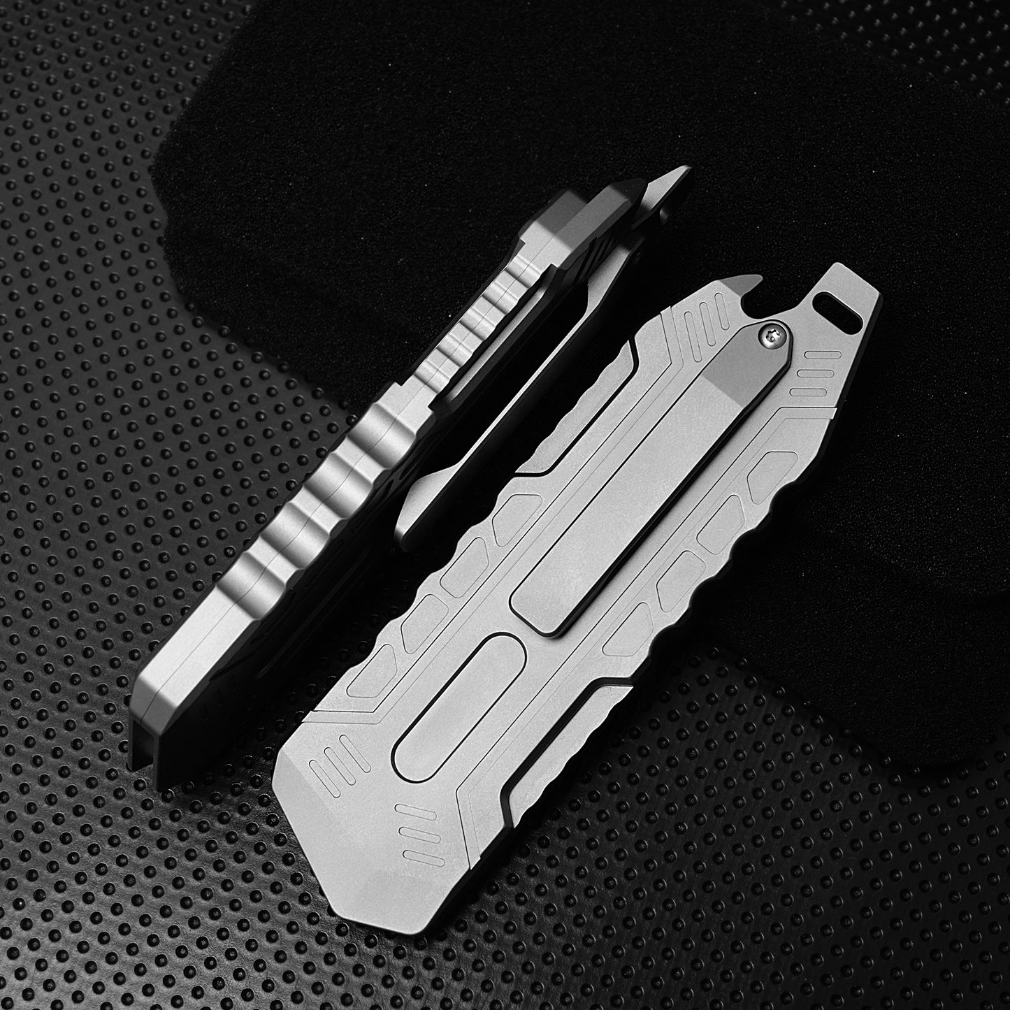 Titanium alloy utility knife push-pull quick-change blade, ten pieces for free, suitable for blades