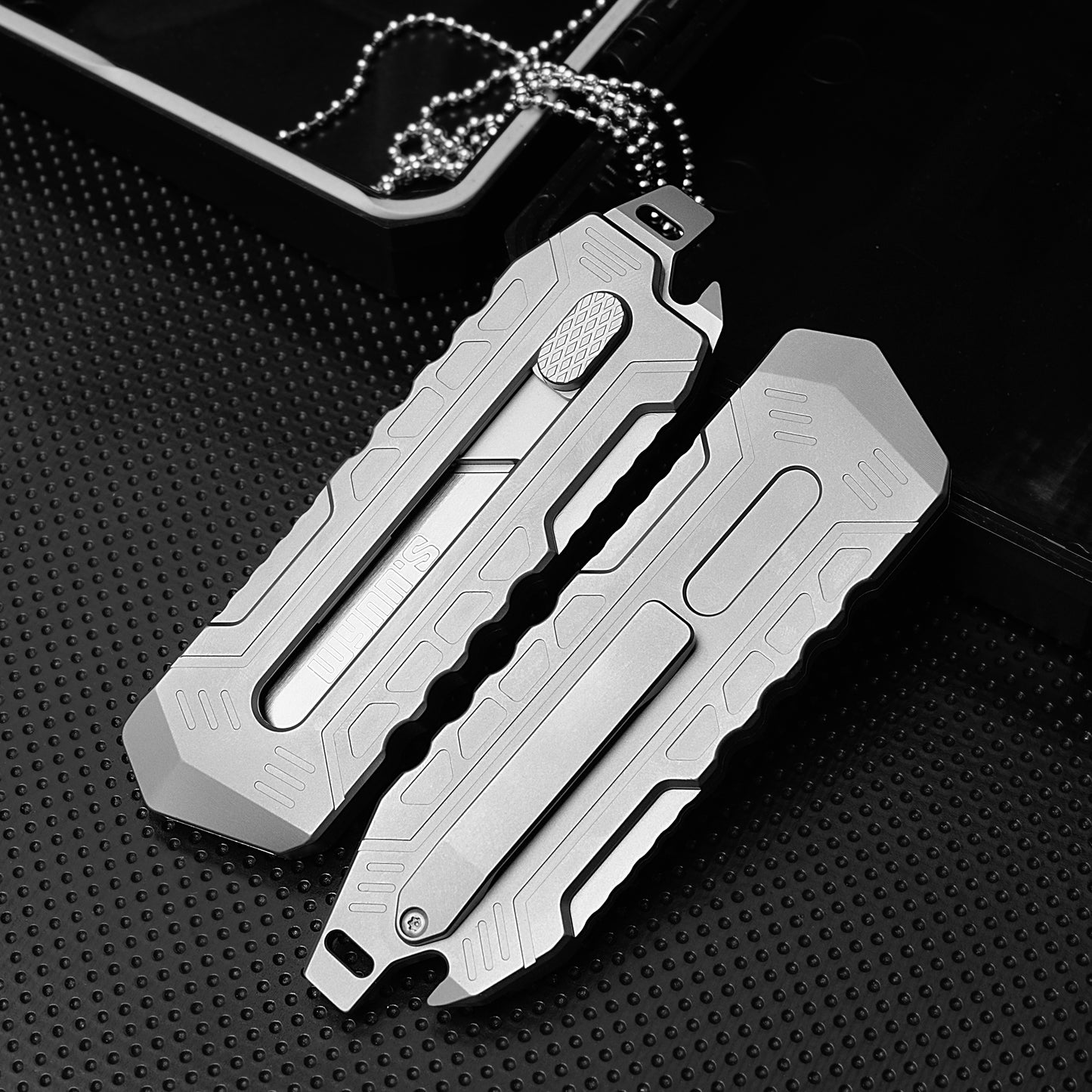Titanium alloy utility knife push-pull quick-change blade, ten pieces for free, suitable for blades