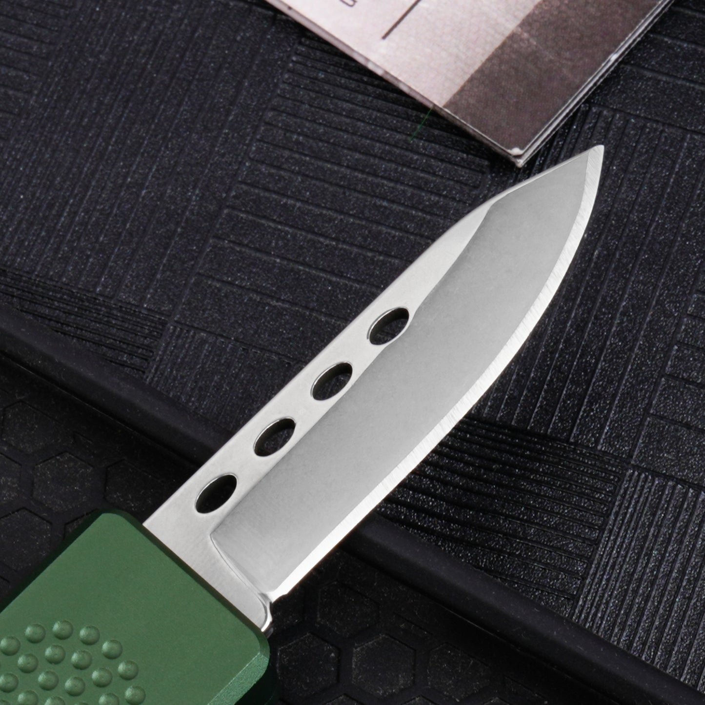 TGZUO 4.96" Compact Retractable Utility Tool - Stainless Steel Cutter Precision Machined Aluminum Handle (Green)