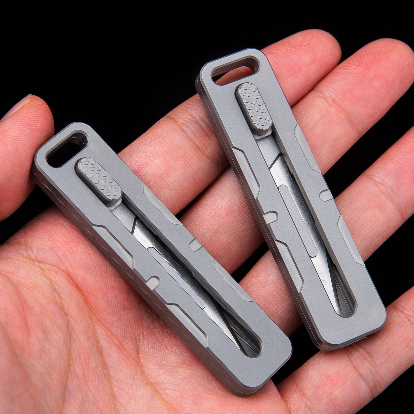 Titanium alloy push-pull telescopic utility knife Unpacking express knife Unpacking mini pocket knife outdoor EDC knife