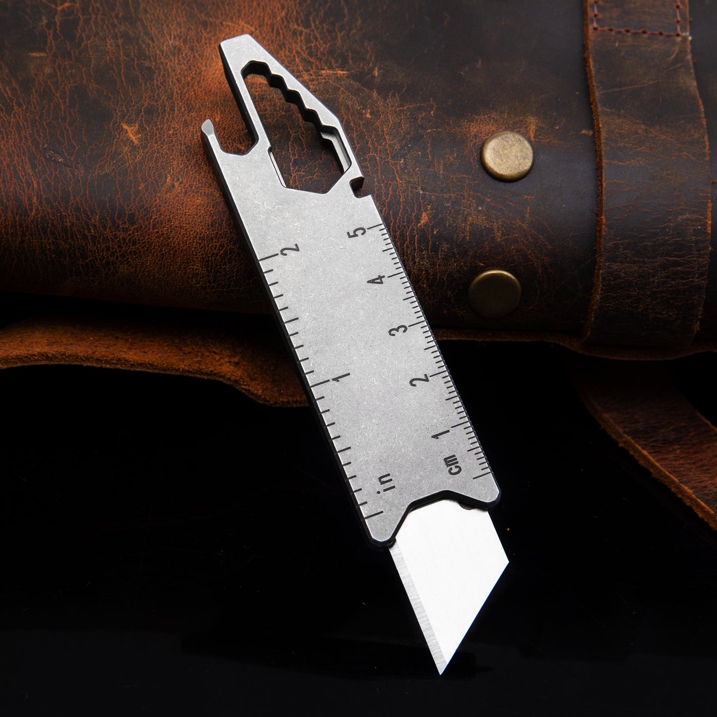 Titanium alloy utility knife multi-function crowbar combination portable edc portable tool paper cutter